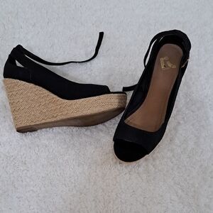 Report, Black and Tan Wedge Sandals